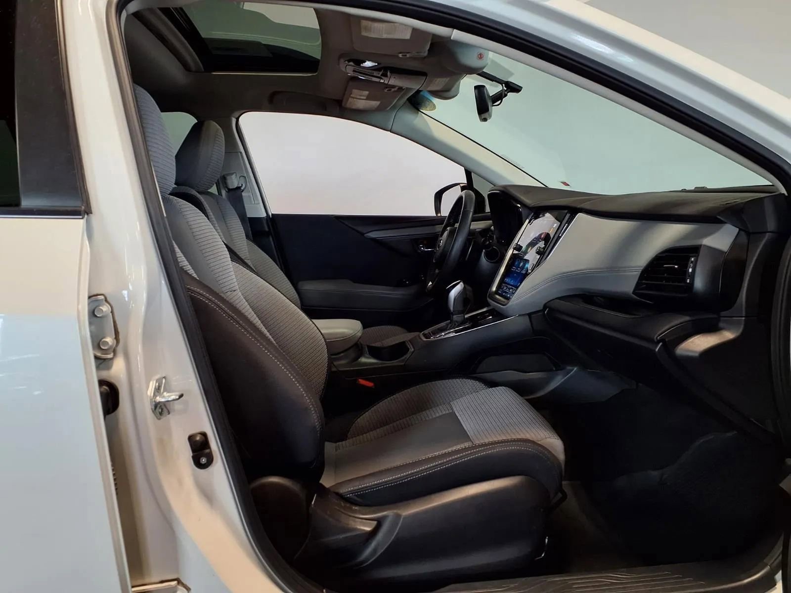 Used 2022 Subaru Outback Premium image 12