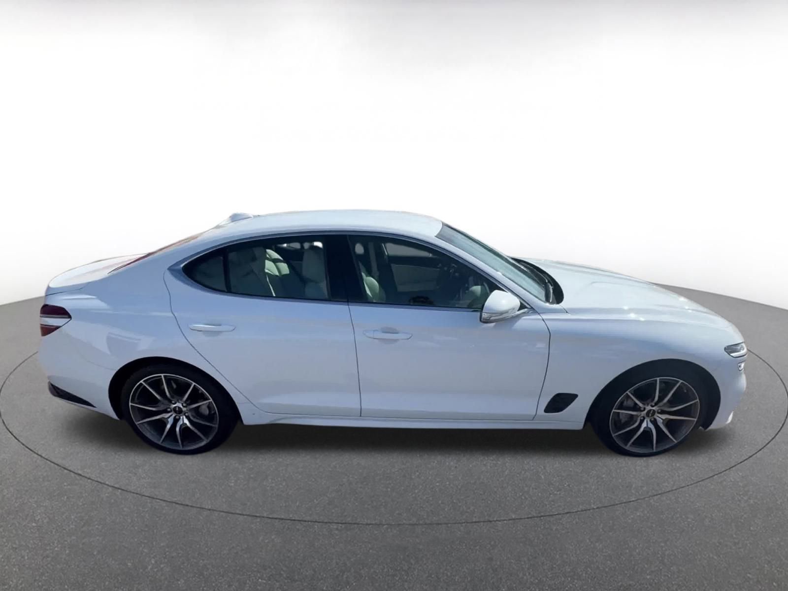 Used 2025 Genesis G70 2.5T image 16