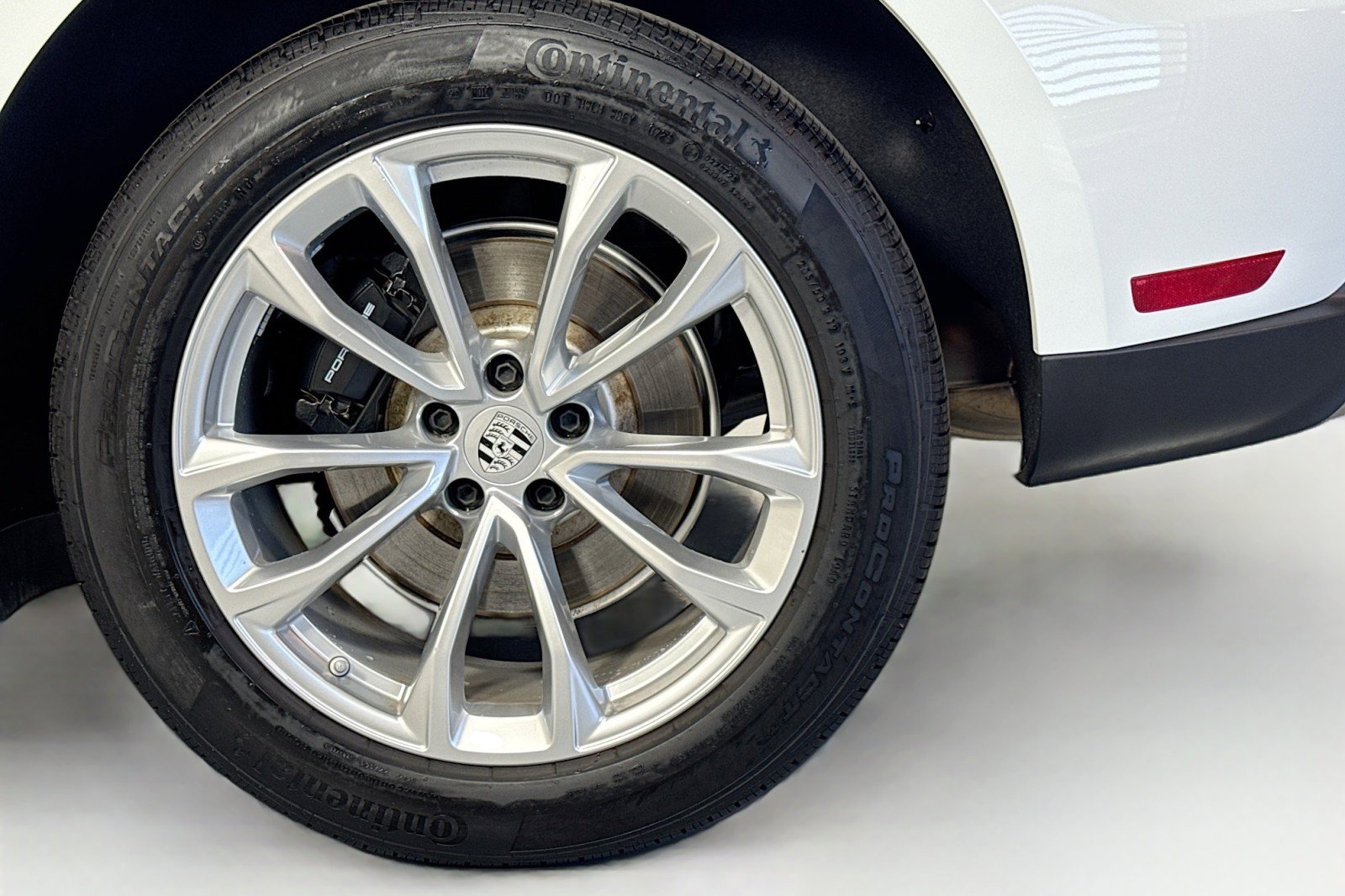 Used 2024 Porsche Macan Turbo image 29