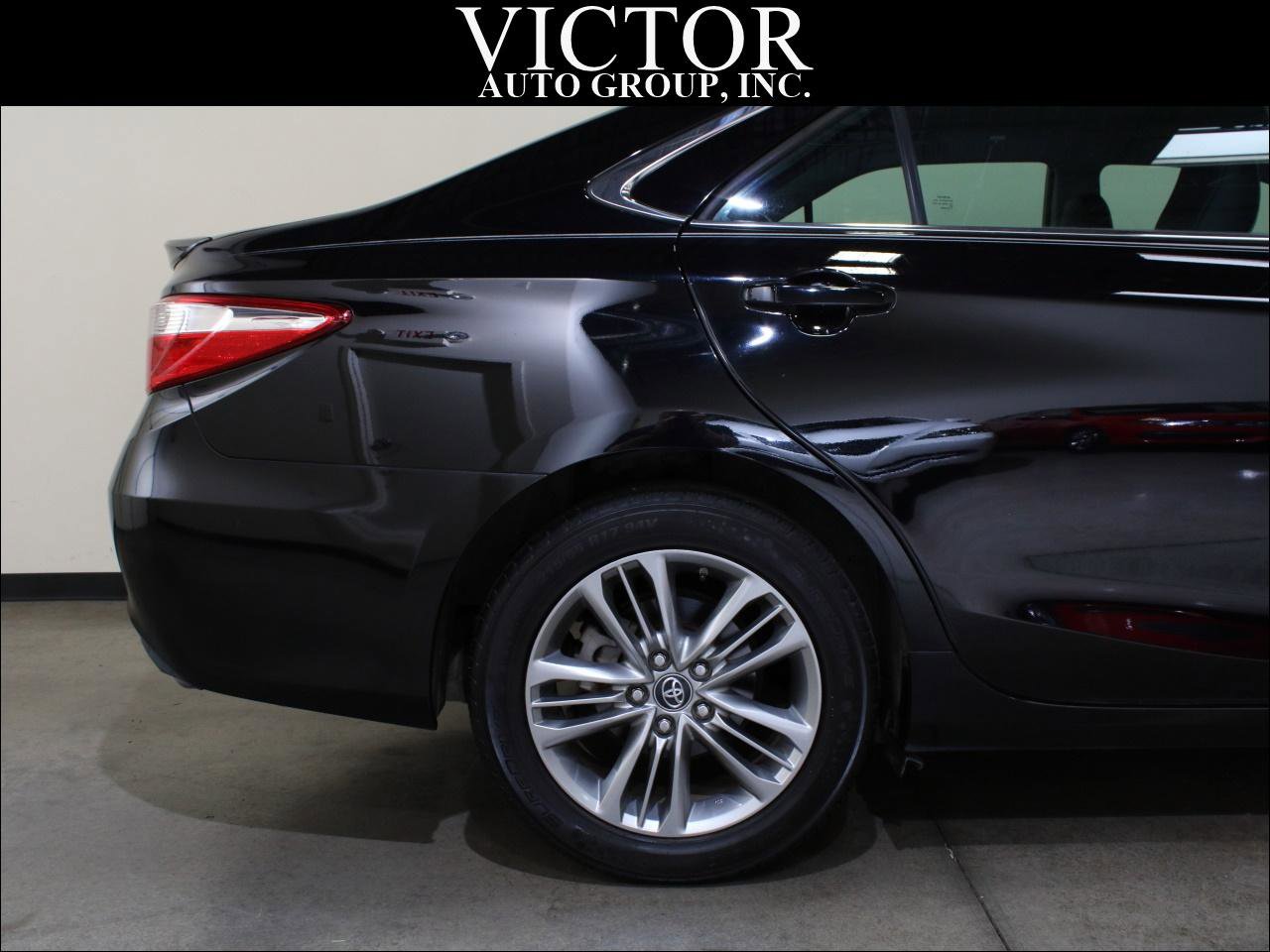 Used 2017 Toyota Camry SE image 13