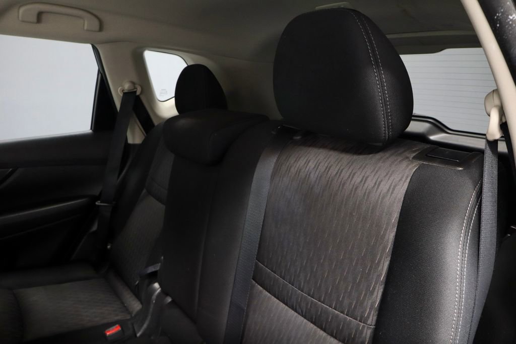 Used 2018 Nissan Rogue SV image 21