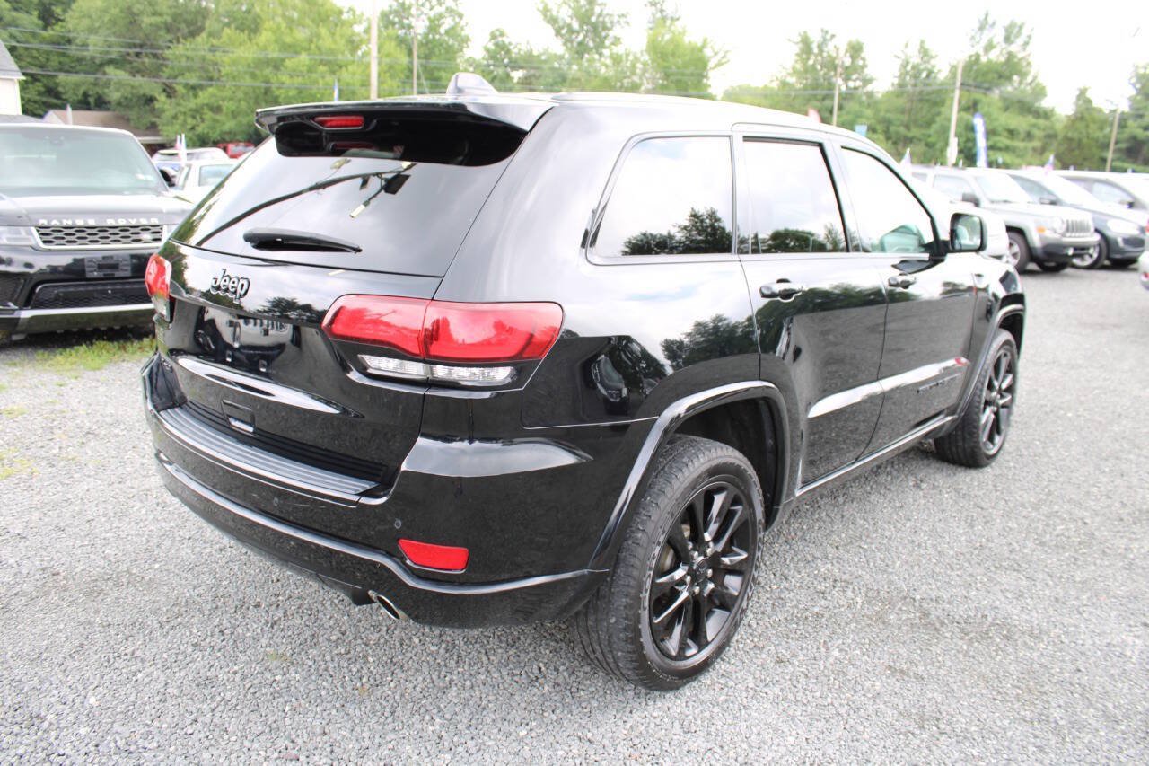 Used 2018 Jeep Grand Cherokee Altitude AWD/4WD image 7