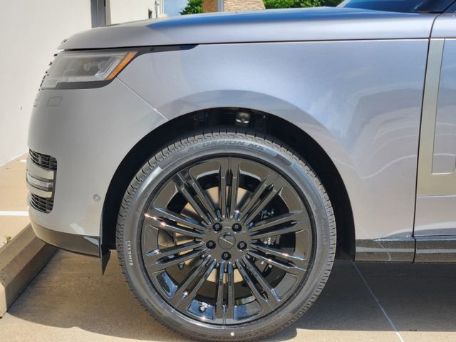 New 2026 Land Rover Range Rover Long Wheelbase SE image 6