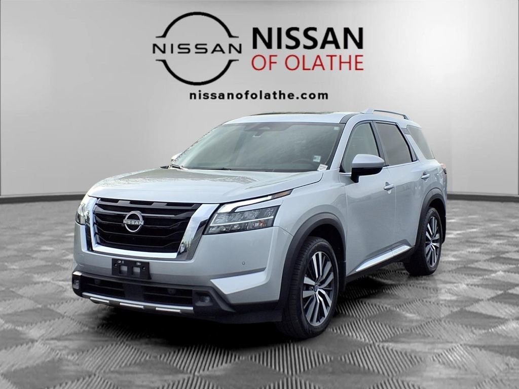 Certified 2022 Nissan Pathfinder Platinum w/ Cargo Package image 1
