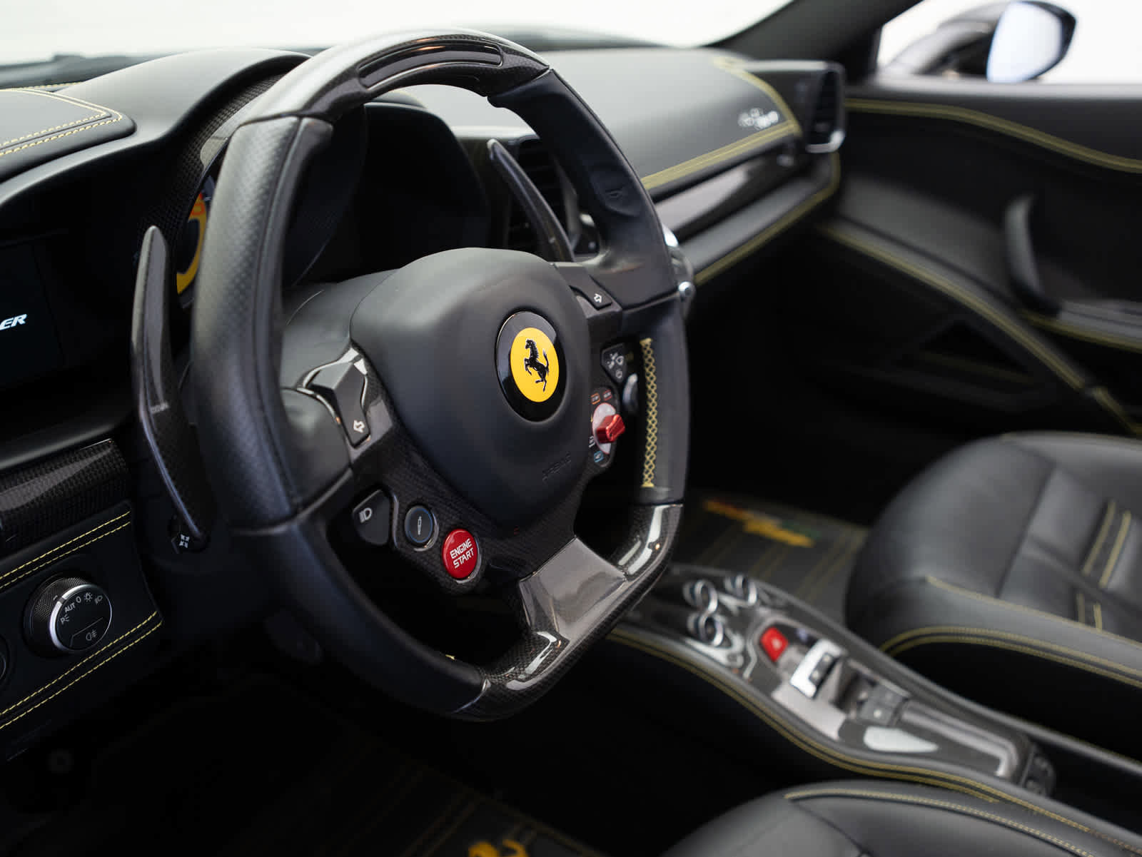 Used 2014 Ferrari 458 Spider image 17