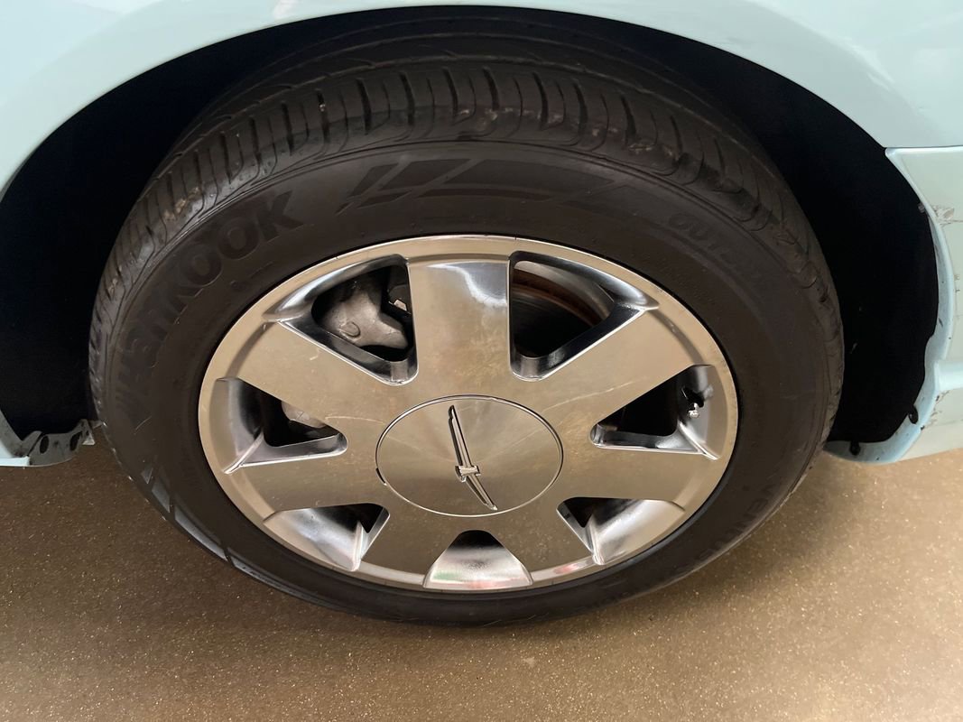 Used 2003 Ford Thunderbird image 79