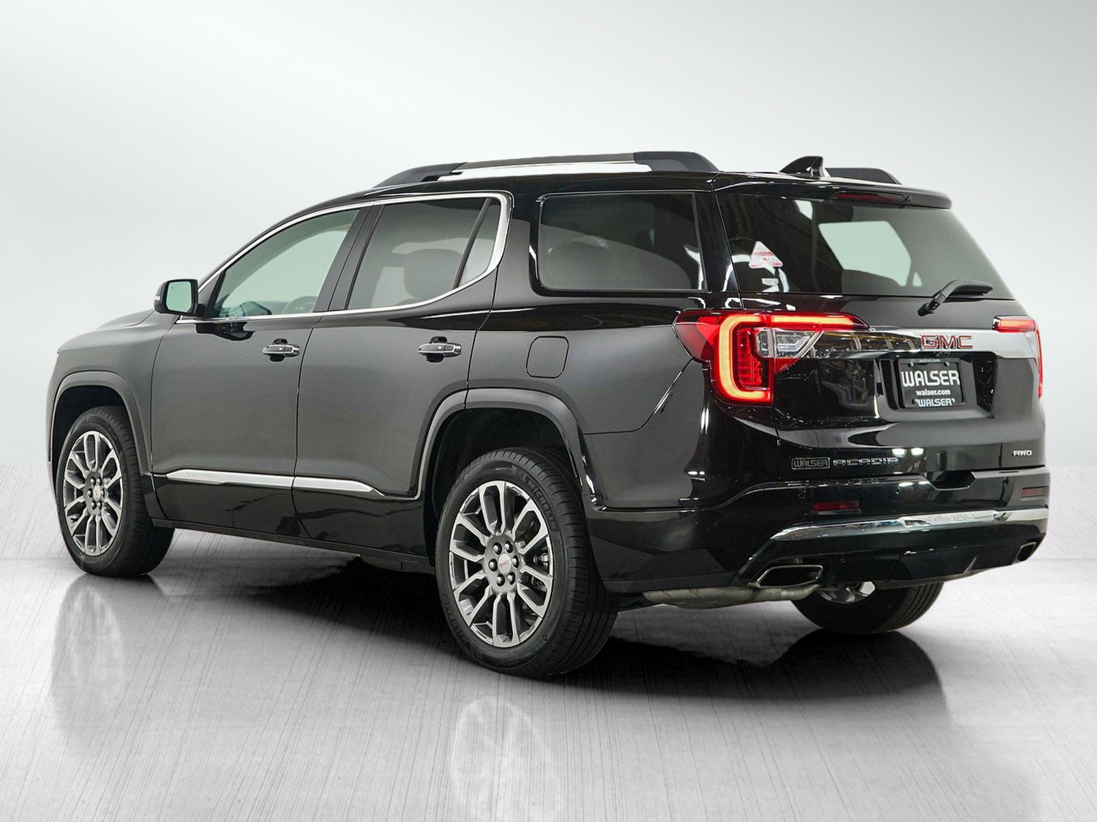 Used 2023 GMC Acadia Denali w/ Denali Ultimate Package AWD/4WD image 4