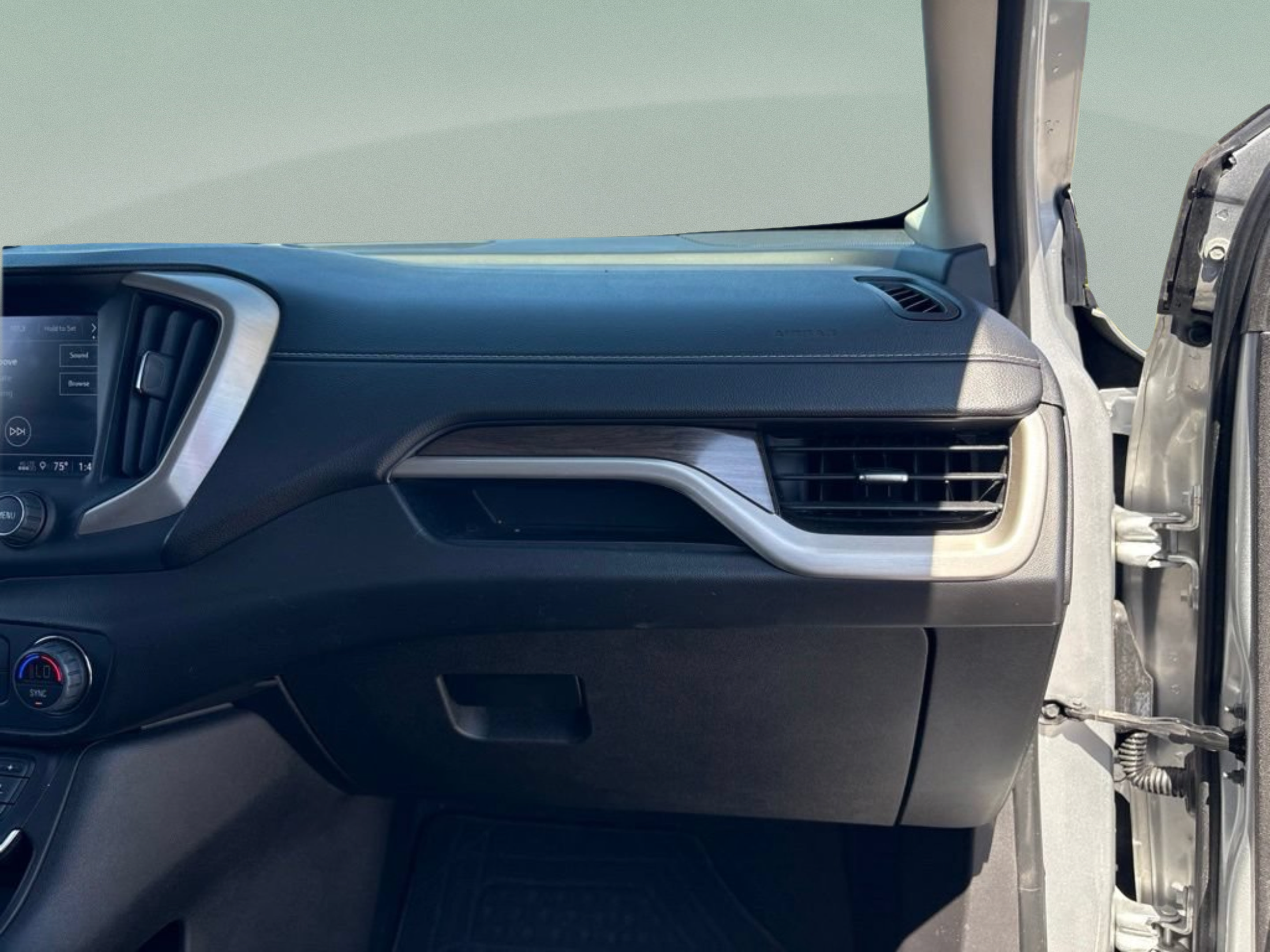 Used 2018 GMC Terrain Denali w/ Advanced Safety Package FWD image 28