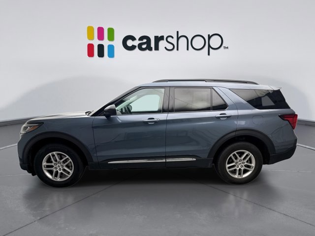 Used 2025 Ford Explorer Active AWD/4WD image 2