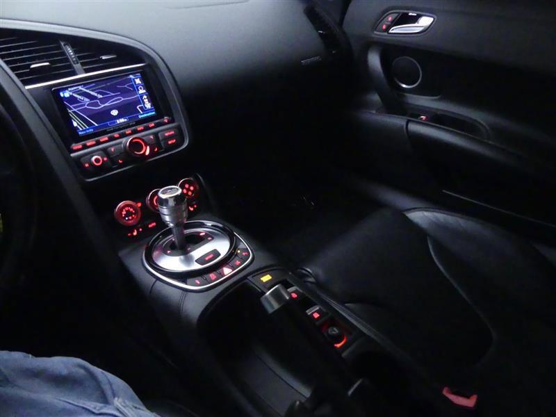 Used 2014 Audi R8 V8 w/ Convenience Package image 13