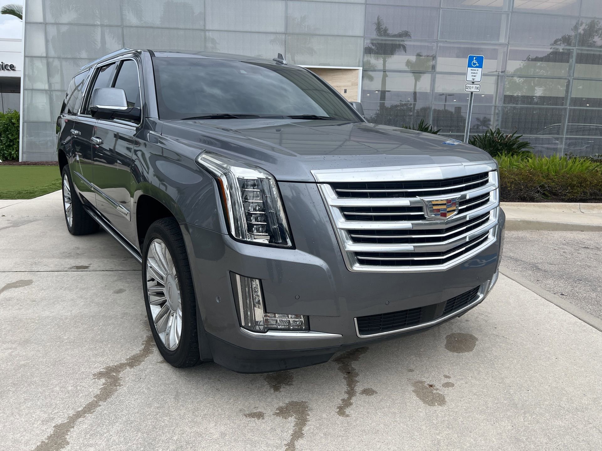 Used 2018 Cadillac Escalade ESV Platinum image 4