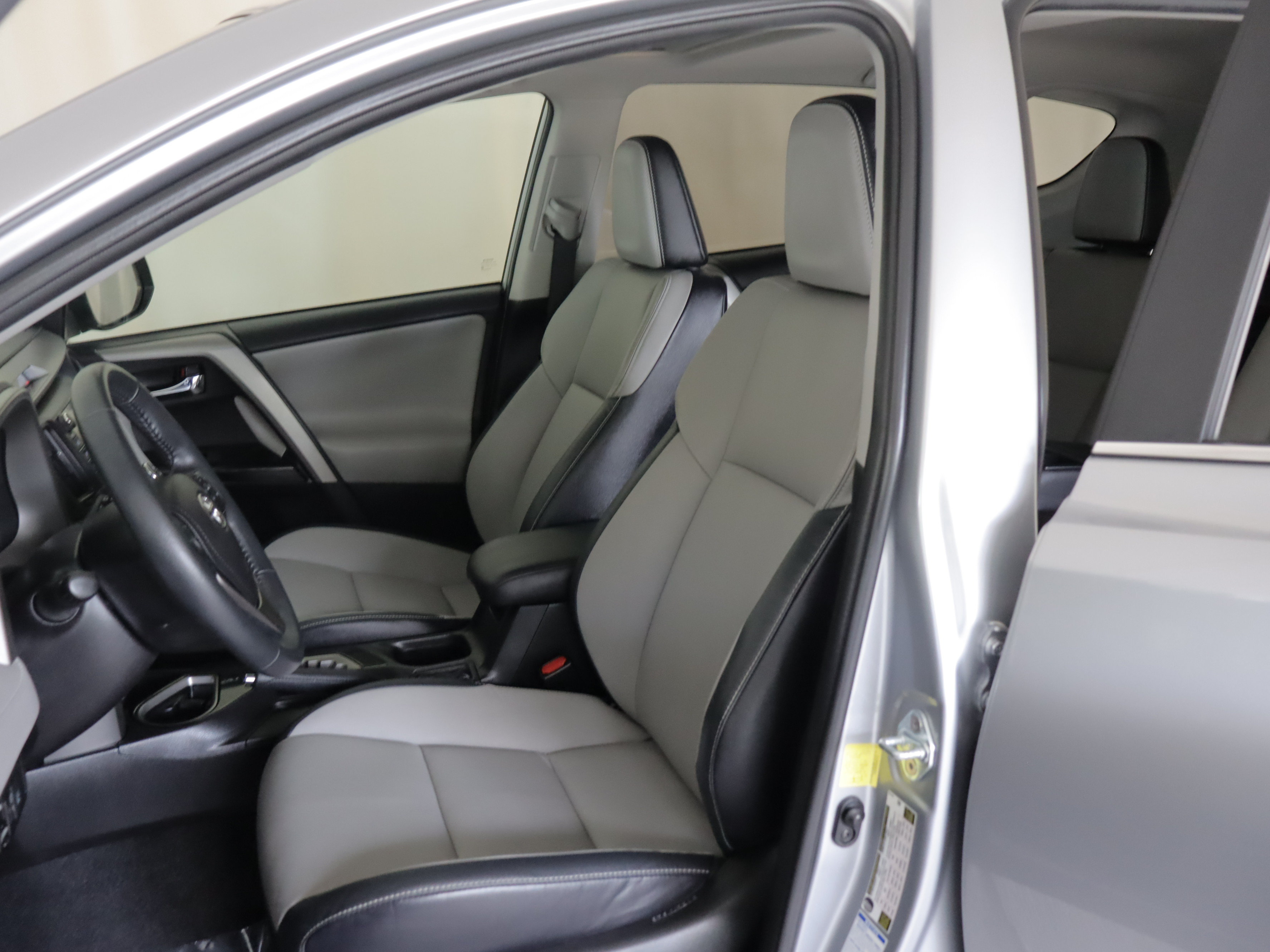 Used 2017 Toyota RAV4 Limited w/ All Weather Liner Package AWD/4WD image 8