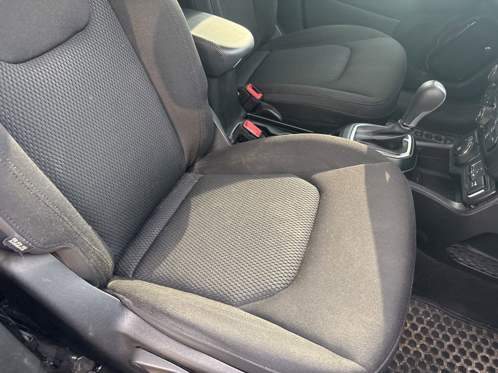 Used 2018 Jeep Renegade Altitude AWD/4WD image 26