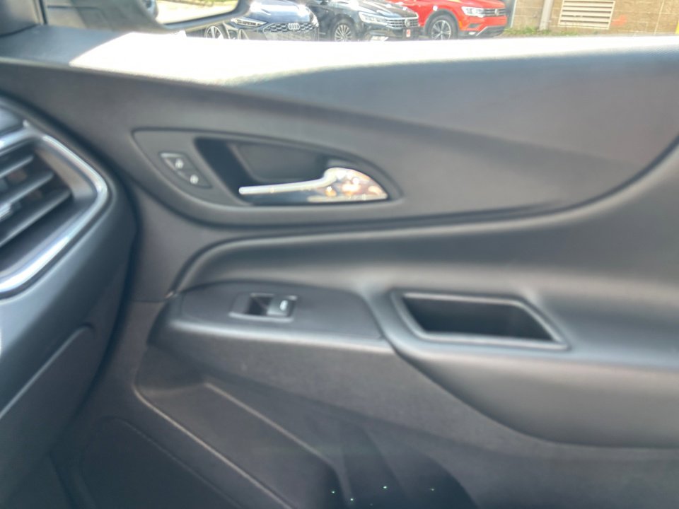 Used 2020 Chevrolet Equinox LT FWD image 31