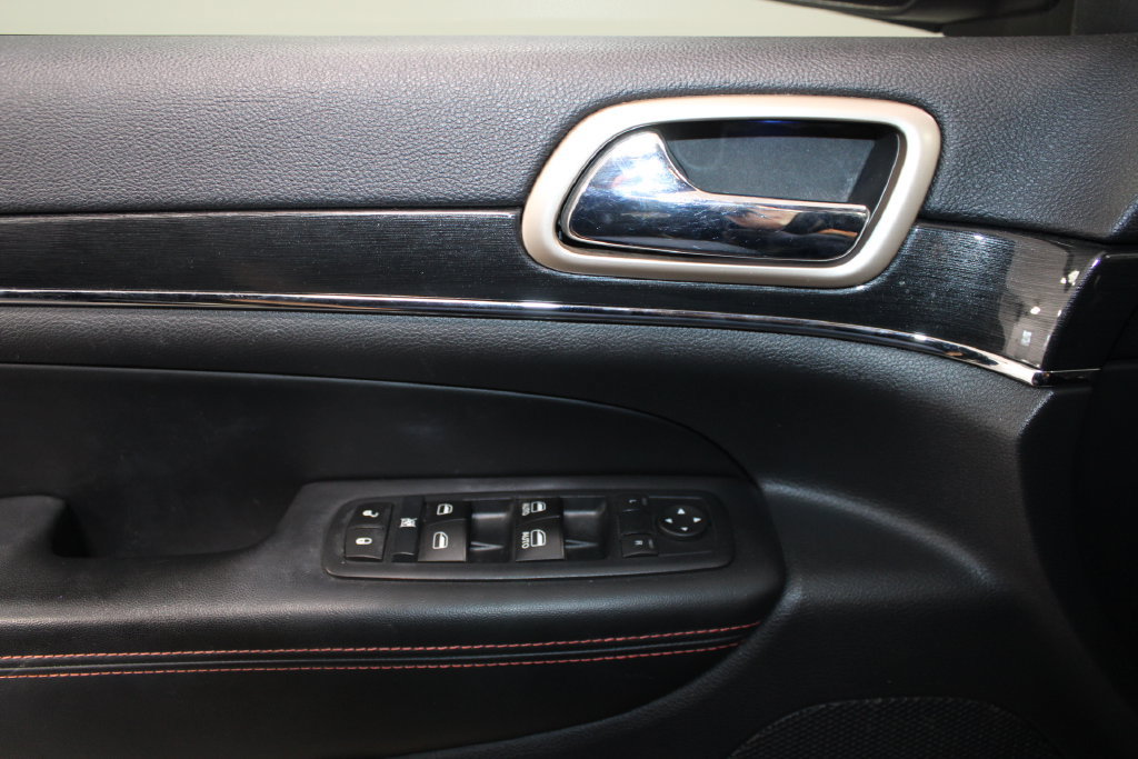Used 2017 Jeep Grand Cherokee Limited 75th Anniversary AWD/4WD image 37