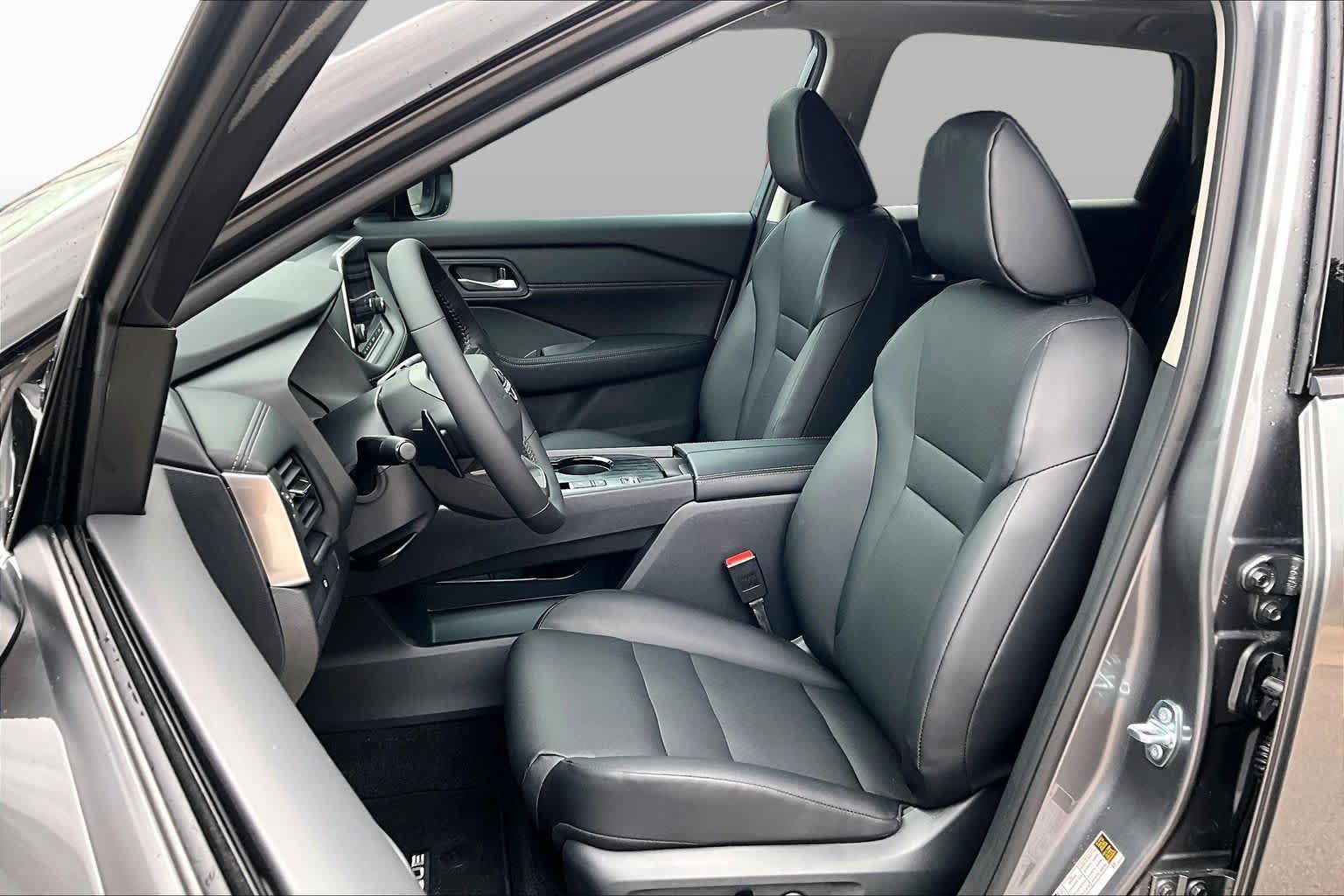 New 2026 Nissan Rogue Dark Armor FWD image 15
