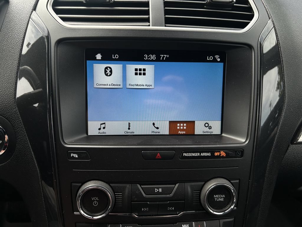 Used 2018 Ford Explorer XLT w/ Equipment Group 202A AWD/4WD image 24