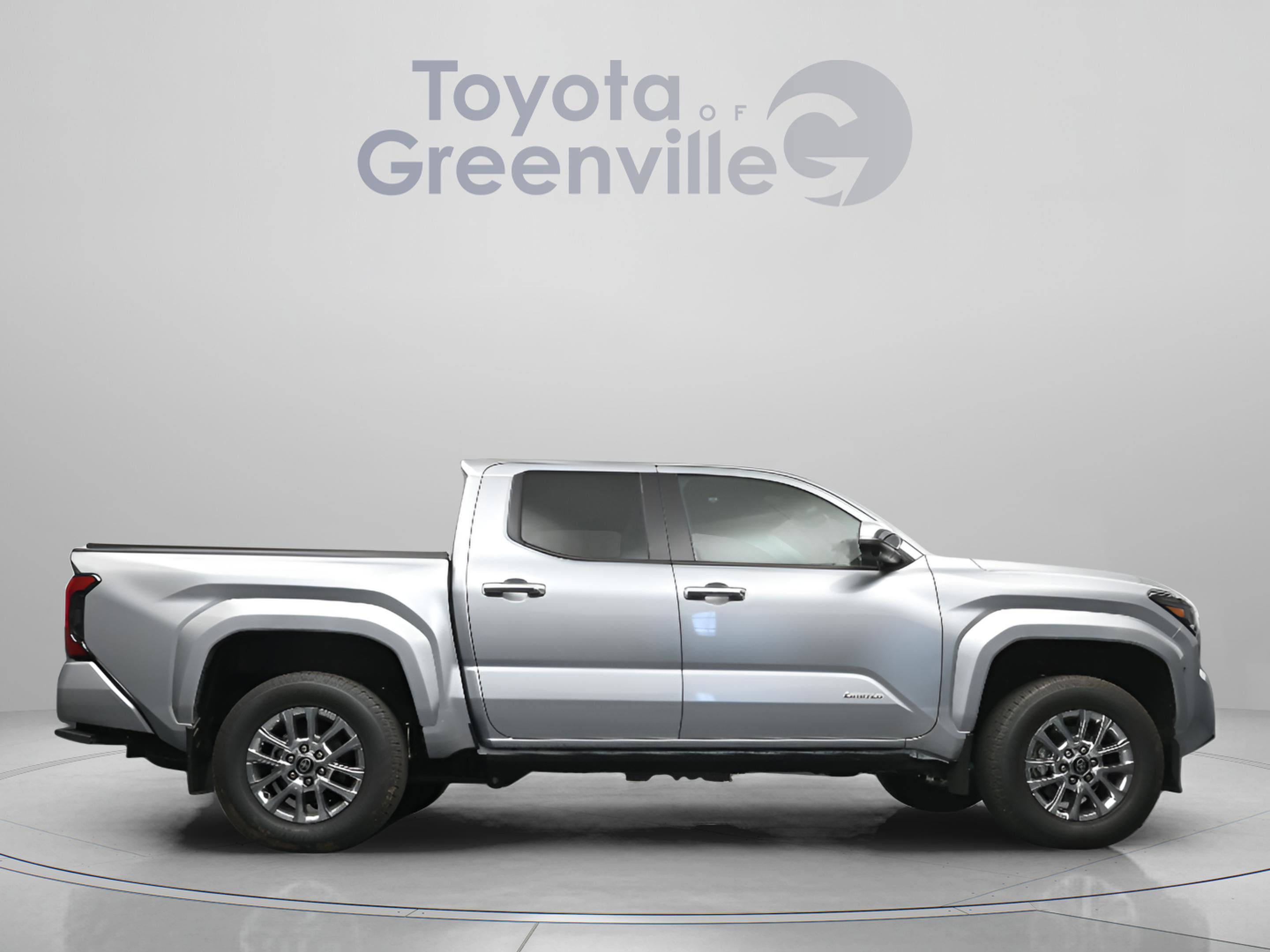 Used 2025 Toyota Tacoma Limited AWD/4WD image 18