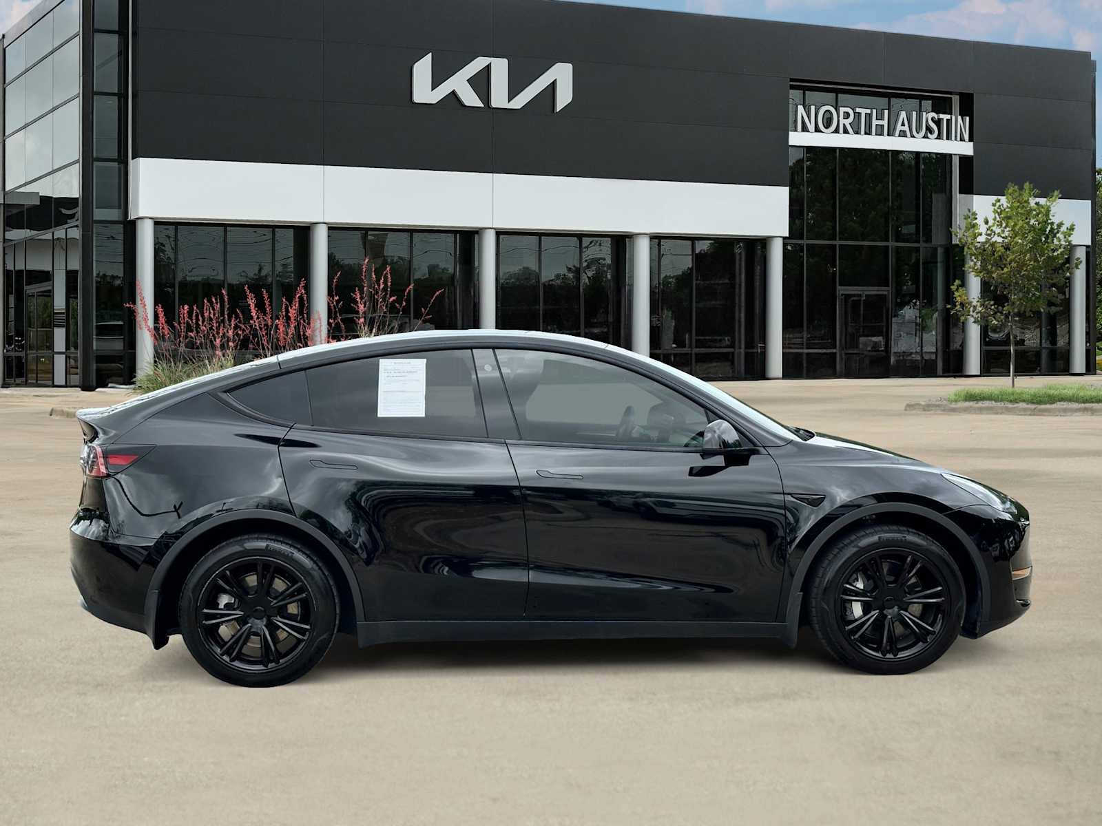 Used 2023 Tesla Model Y Long Range AWD/4WD image 6