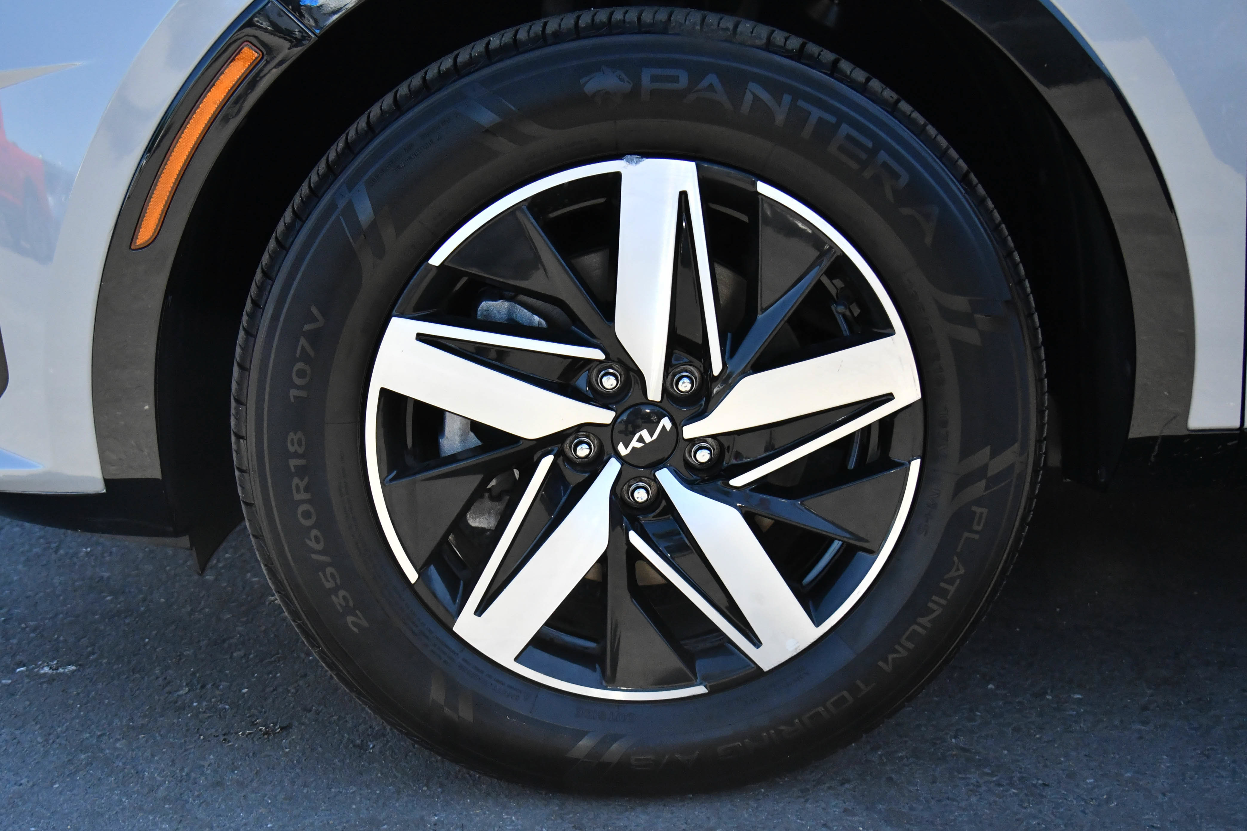 Used 2023 Kia Sorento EX FWD image 12