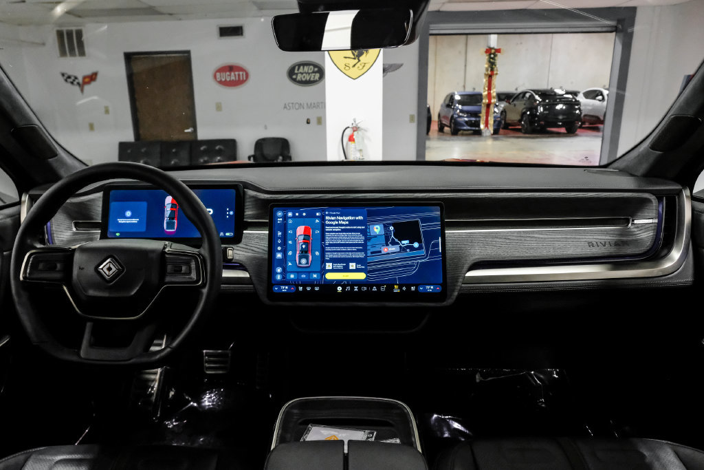 Used 2023 Rivian R1T Adventure Dual AWD/4WD image 20