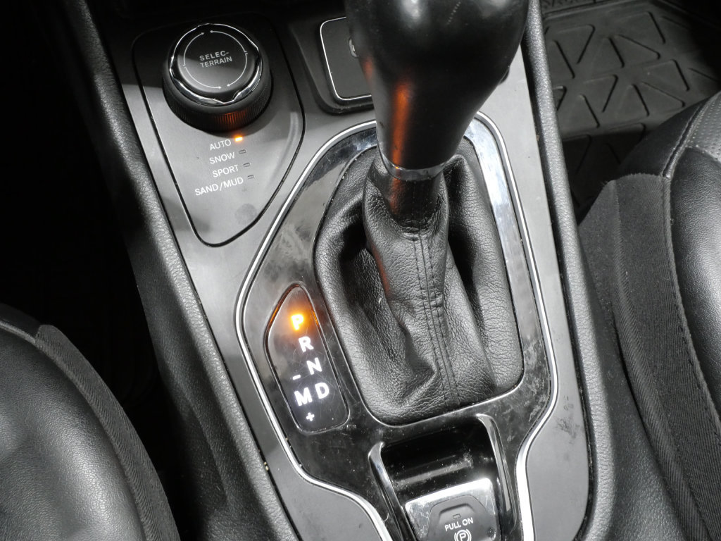 Used 2023 Jeep Cherokee Altitude Lux AWD/4WD image 23