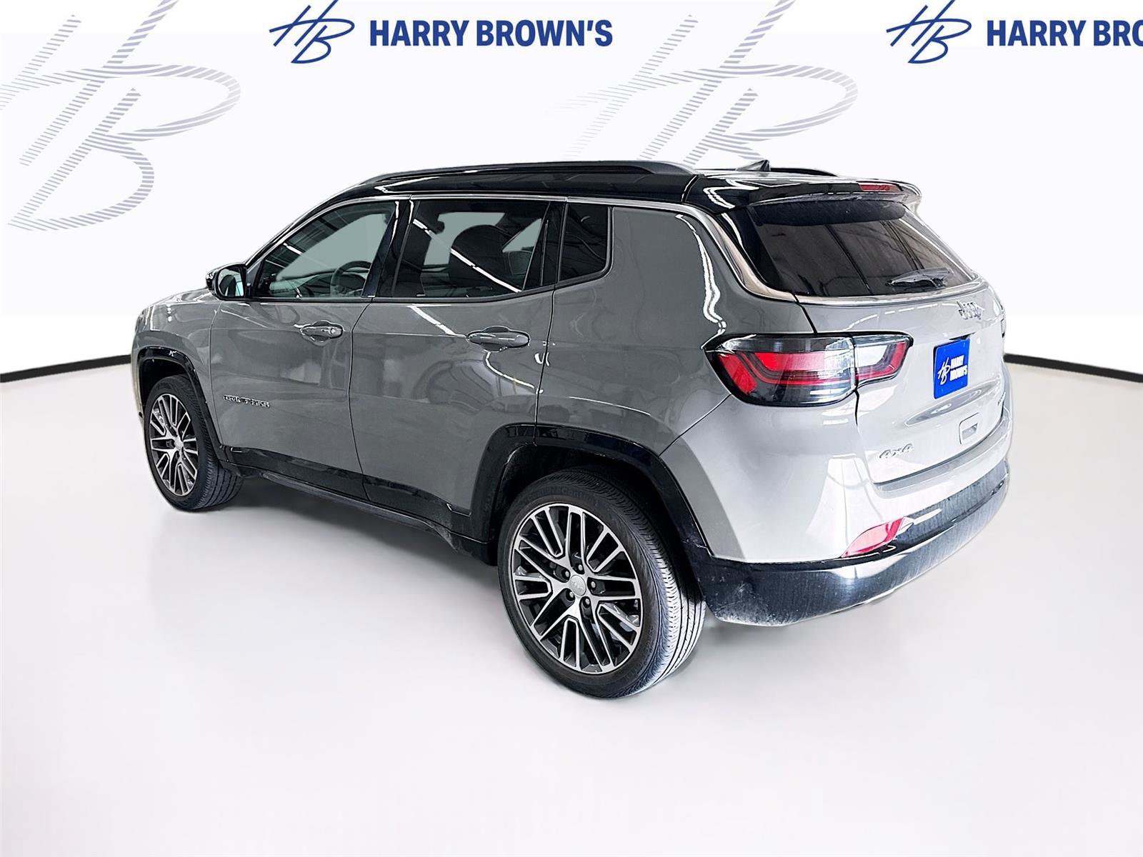 Used 2023 Jeep Compass Limited w/ Elite Group AWD/4WD image 2