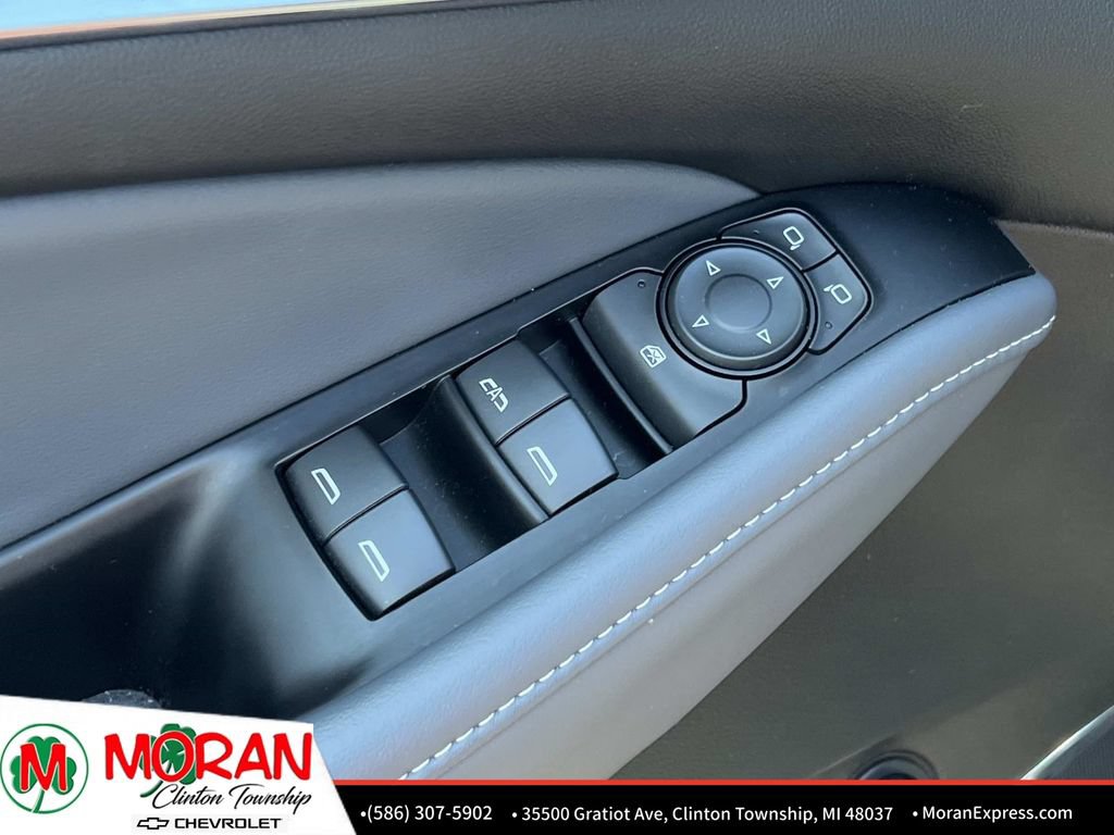 Used 2024 Buick Enclave Essence w/ Sport Touring Edition FWD image 18