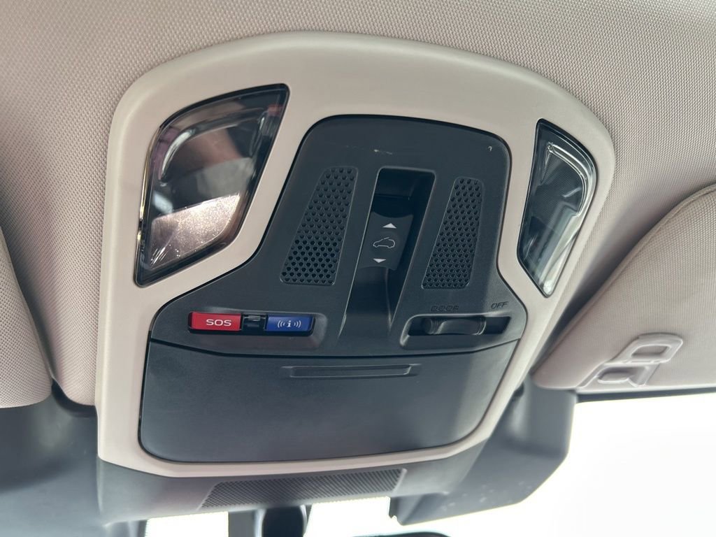 Used 2025 Subaru Outback Premium image 38