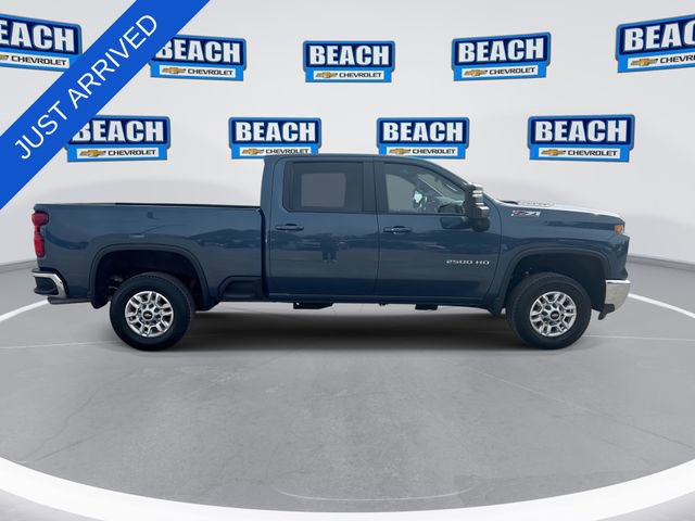 Used 2025 Chevrolet Silverado 2500 LT w/ Convenience Package AWD/4WD image 9