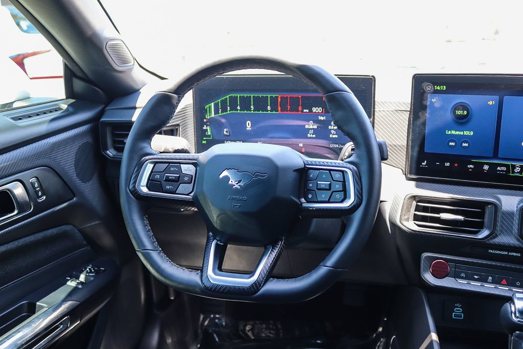 Used 2025 Ford Mustang Coupe RWD image 17