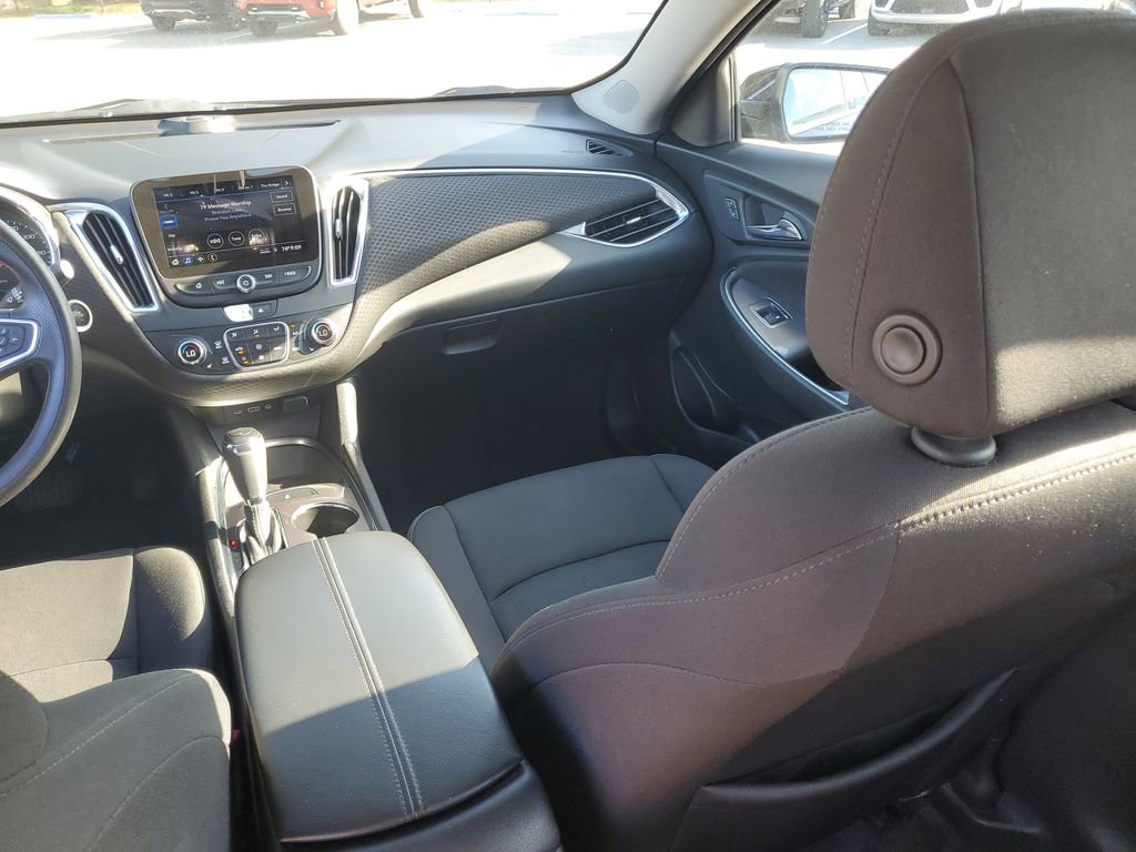 Used 2020 Chevrolet Malibu LT FWD image 17