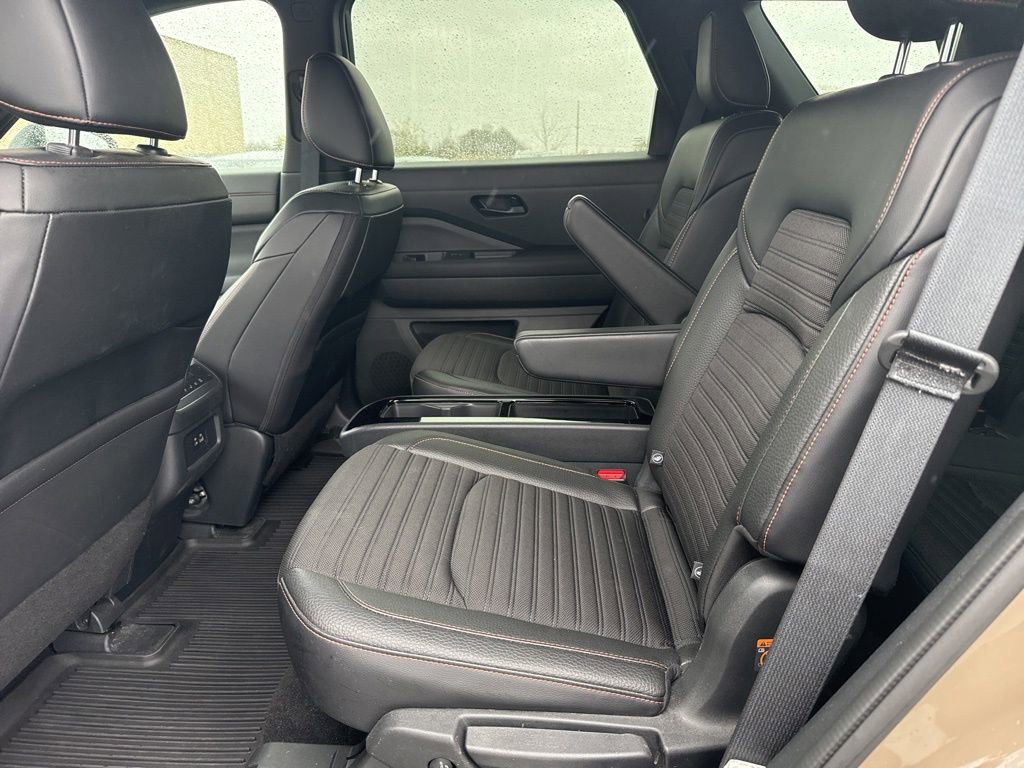 Used 2024 Nissan Pathfinder Rock Creek AWD/4WD image 12