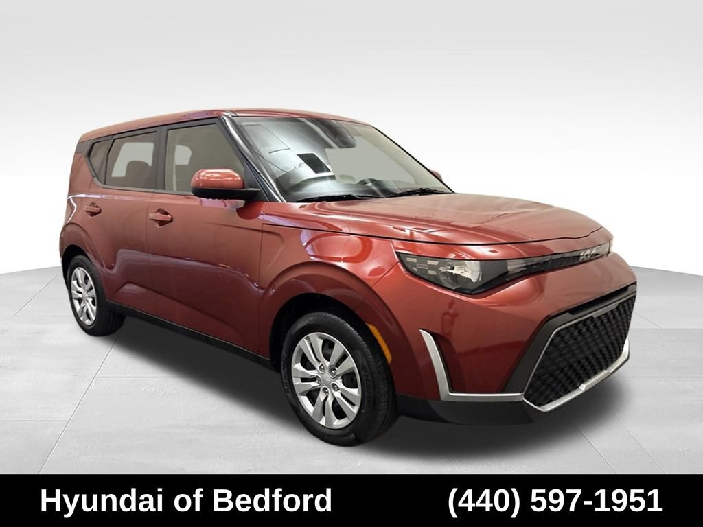 Used 2023 Kia Soul LX FWD image 3