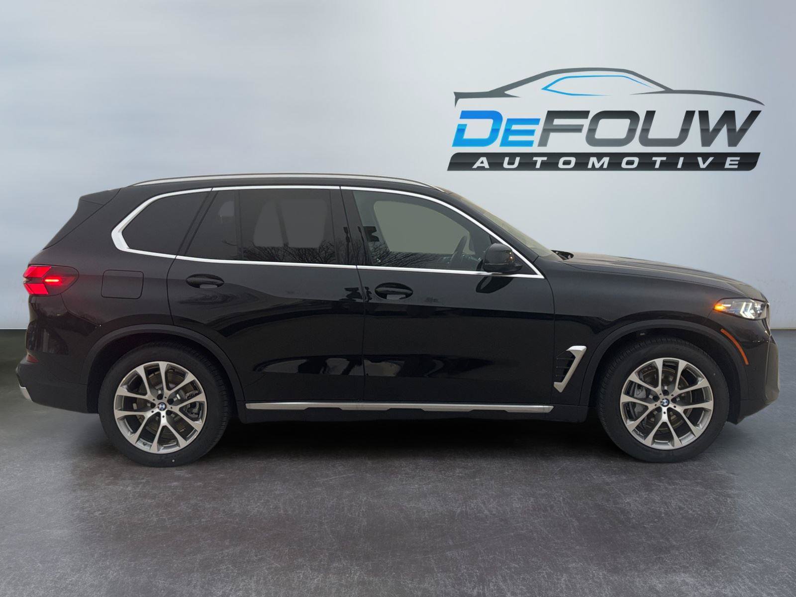 New 2026 BMW X5 xDrive50e w/ Climate Comfort Package AWD/4WD image 2