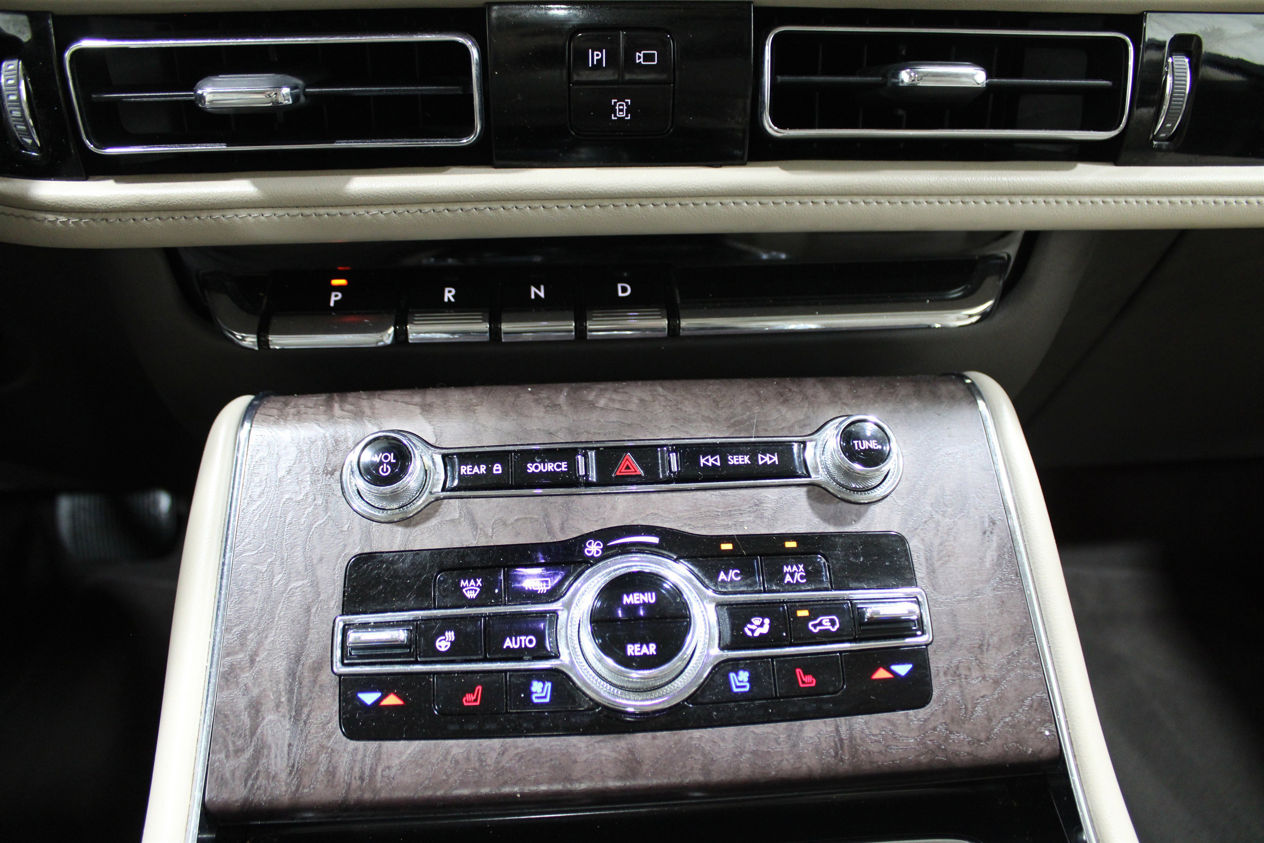 Used 2022 Lincoln Aviator Reserve w/ Equipment Group 201A image 22