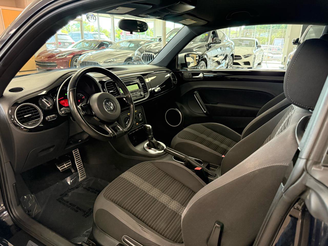 Used 2012 Volkswagen Beetle 2.0T image 9