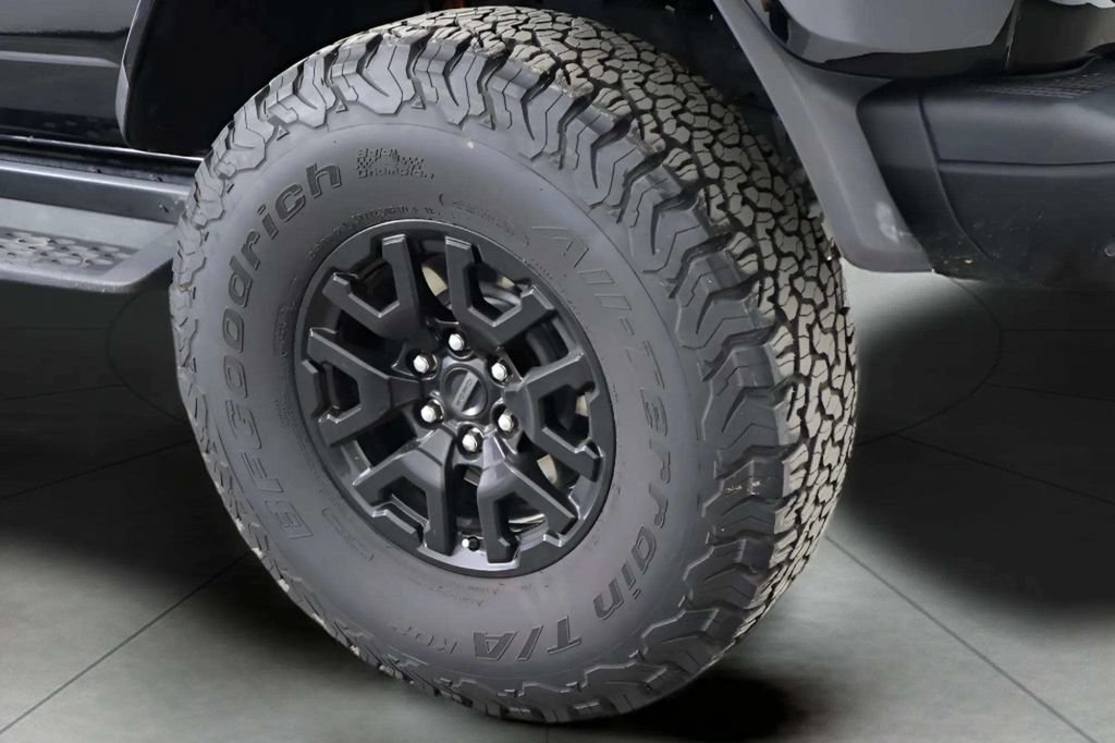 Used 2024 Ford Bronco Raptor w/ Interior Carbon Fiber Pack 6 AWD/4WD image 35