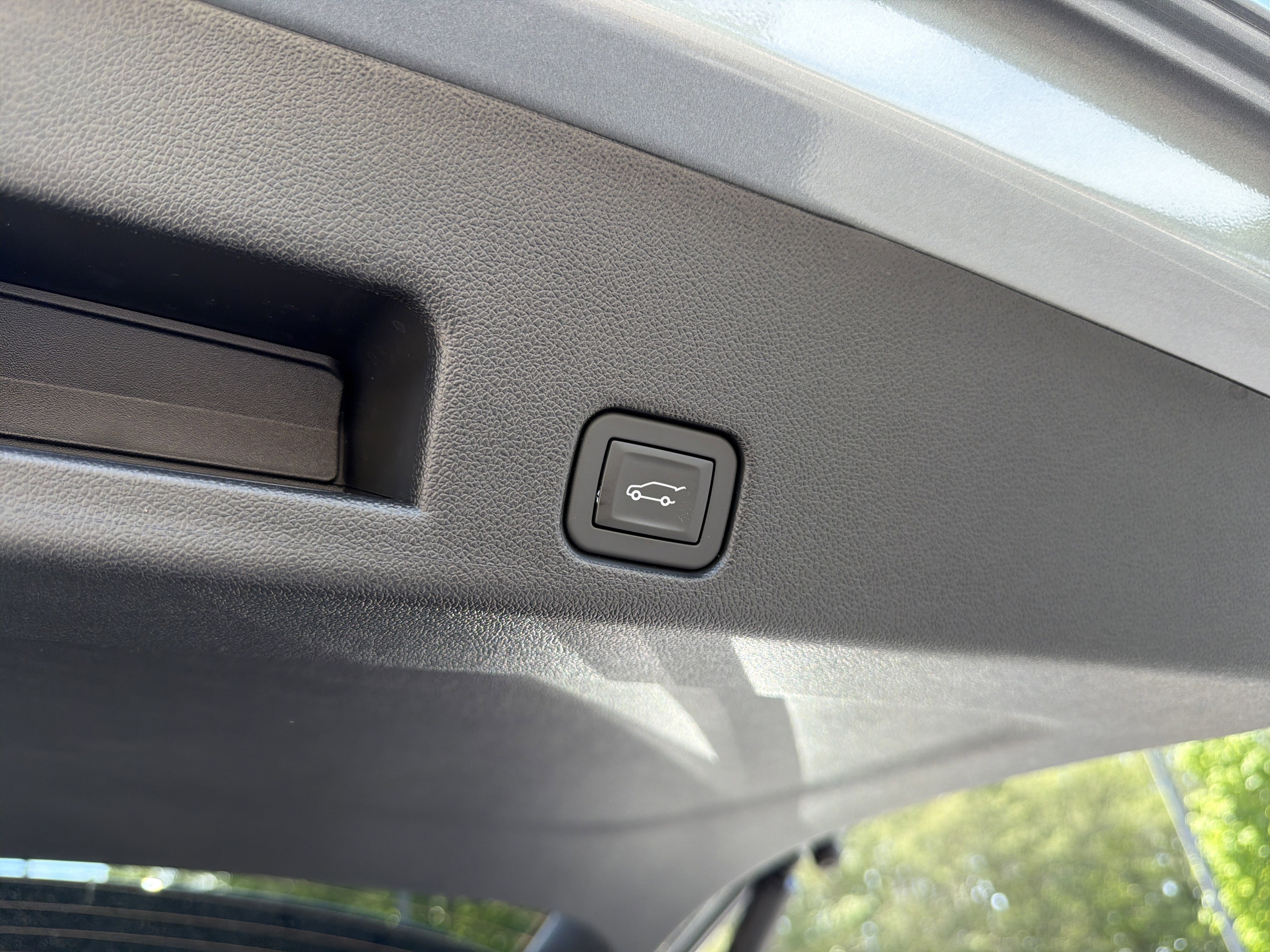 Used 2026 Chevrolet Traverse RS FWD image 20