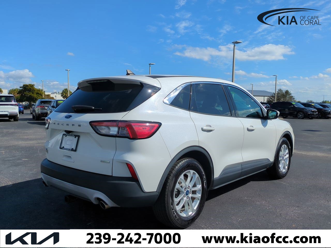 Used 2020 Ford Escape SE image 5
