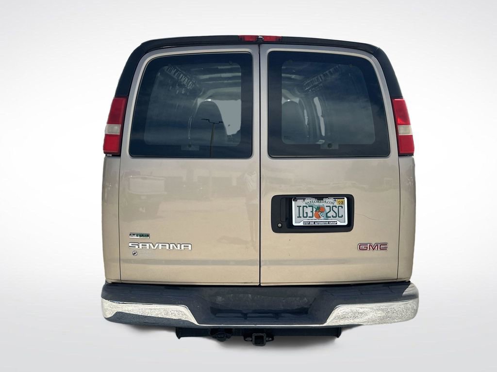 Used 2010 GMC Savana 3500 Extended w/ Chrome Appearance Package RWD image 6