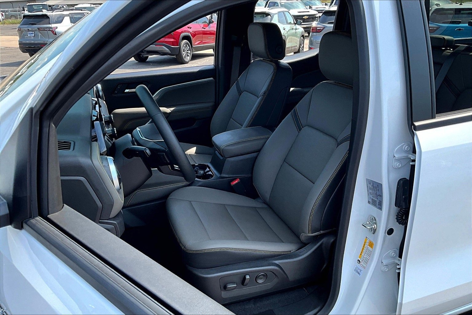 New 2026 Chevrolet Colorado ZR2 w/ Technology Package image 9