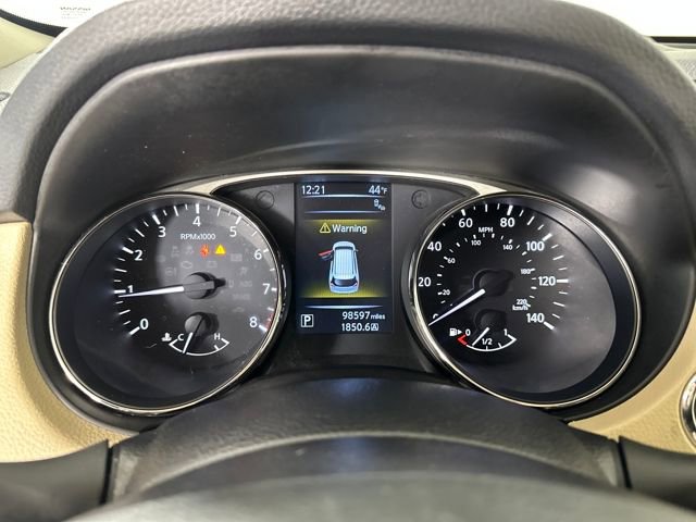 Used 2016 Nissan Rogue SV w/ SV Premium Package image 16