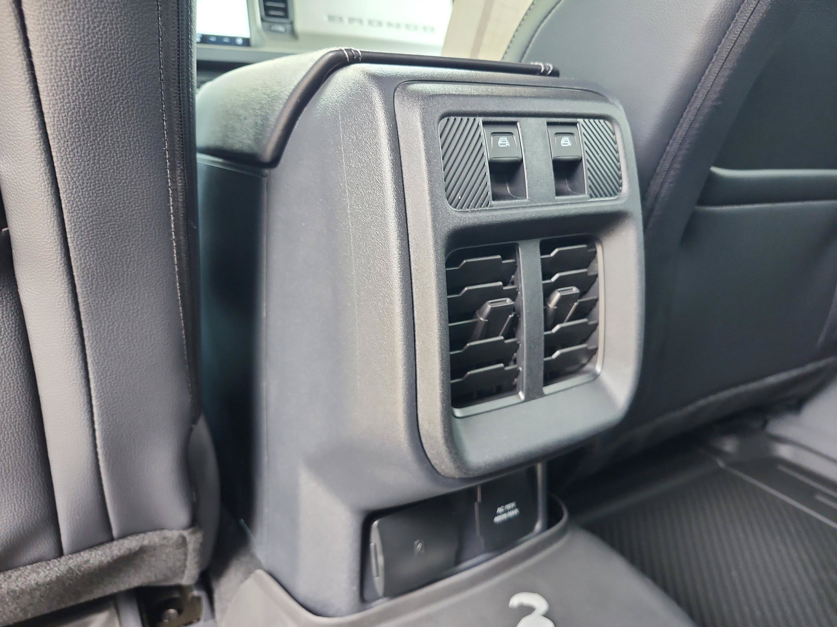 New 2026 Ford Bronco Outer Banks w/ Sasquatch Package AWD/4WD image 17