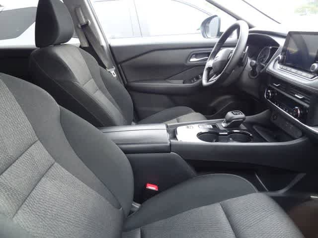 Used 2025 Nissan Rogue SV FWD image 11