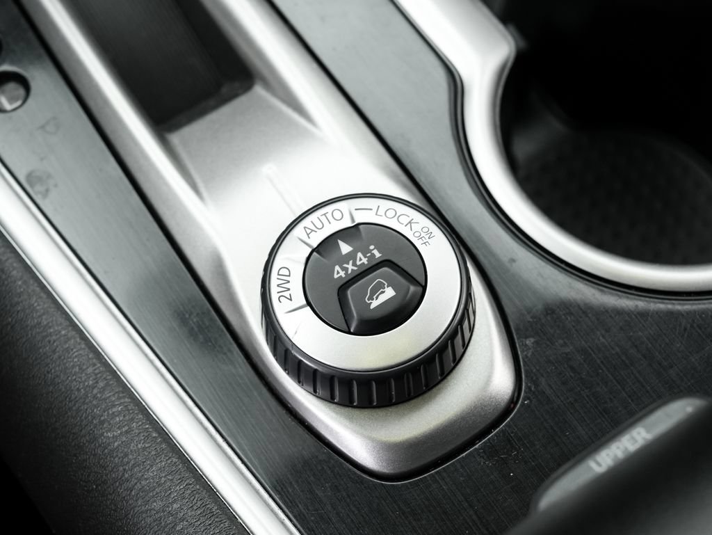 Used 2019 Nissan Pathfinder SV AWD/4WD image 19