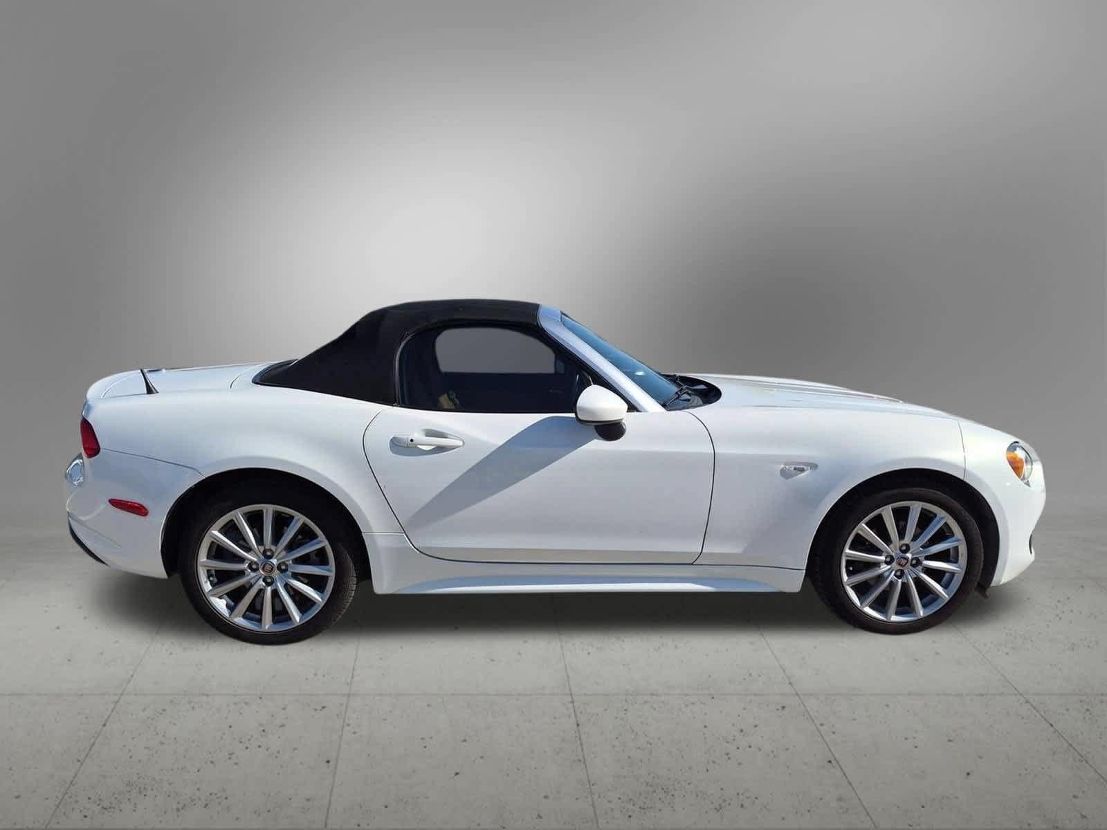 Used 2017 FIAT 124 Spider Lusso RWD image 7