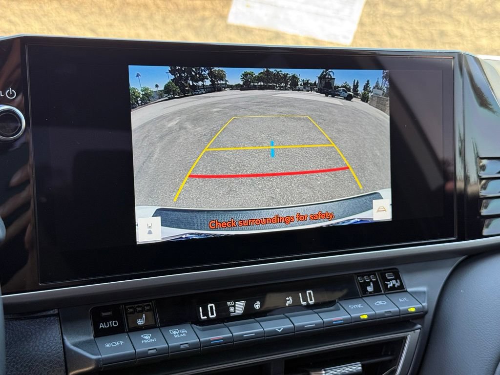 Used 2025 Toyota Camry XSE FWD image 10