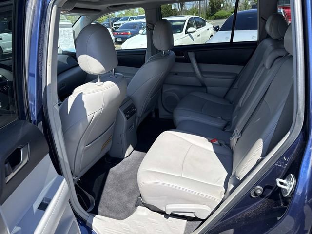 Used 2013 Toyota Highlander SE image 17