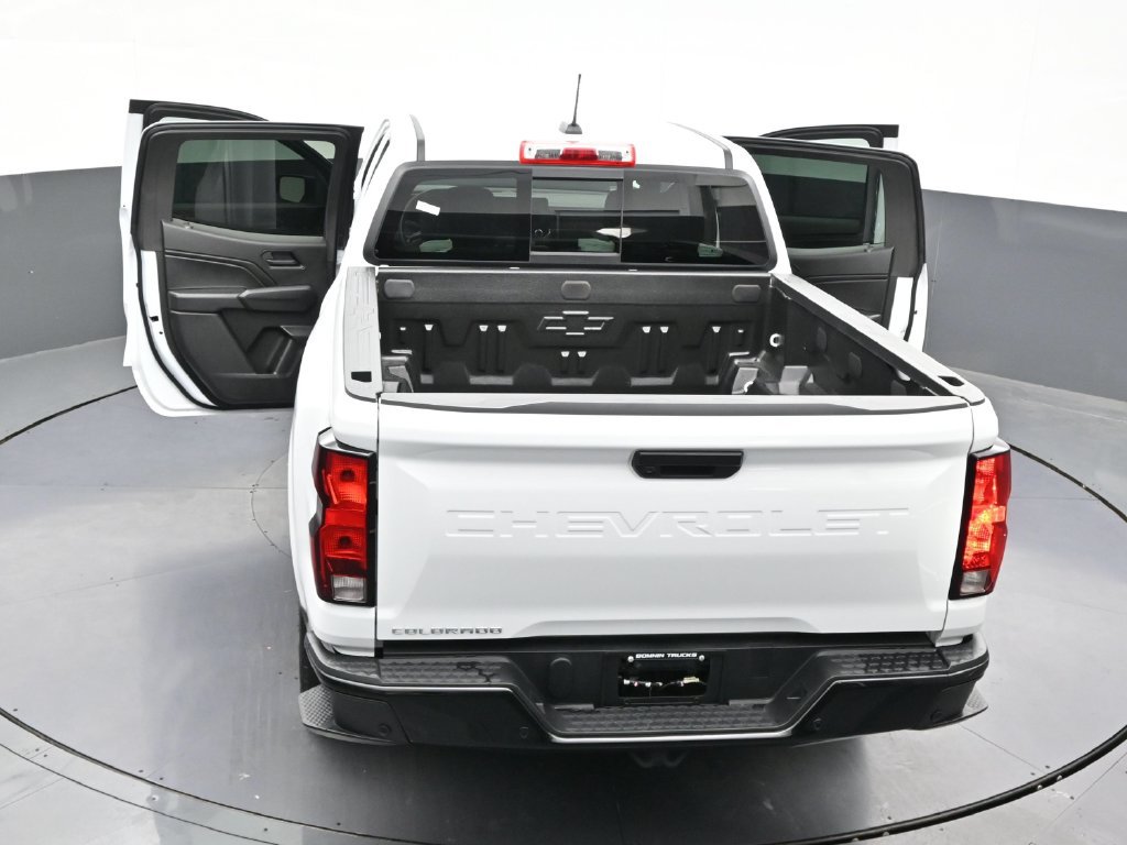 Used 2026 Chevrolet Colorado W/T w/ WT Custom Package RWD image 32